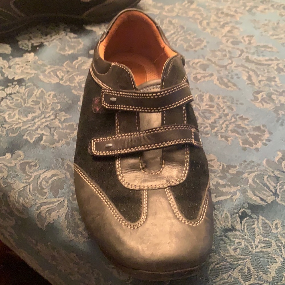 Naturalizer Velcro sneakers